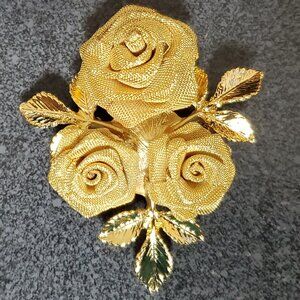 Vintage Unsigned Gold-tone Metal Mesh Roses Brooch/Pin